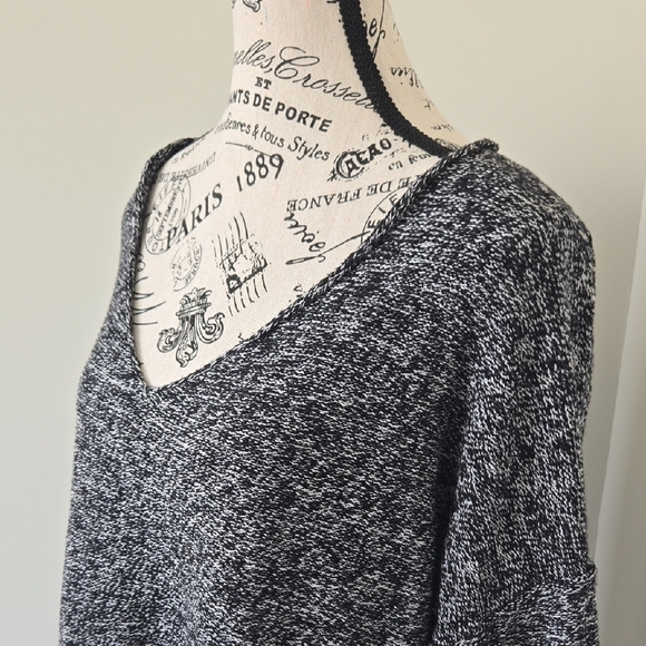 Old Navy Black and White Knit Sweater - Picture 5 of 6